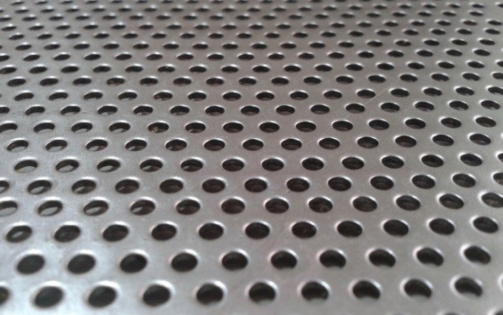 CHAPA INOX 304 PERFURADA 1,00MM 1200X2000 FUROS 2,00MM ESPAÇAMENTO 4,00MM