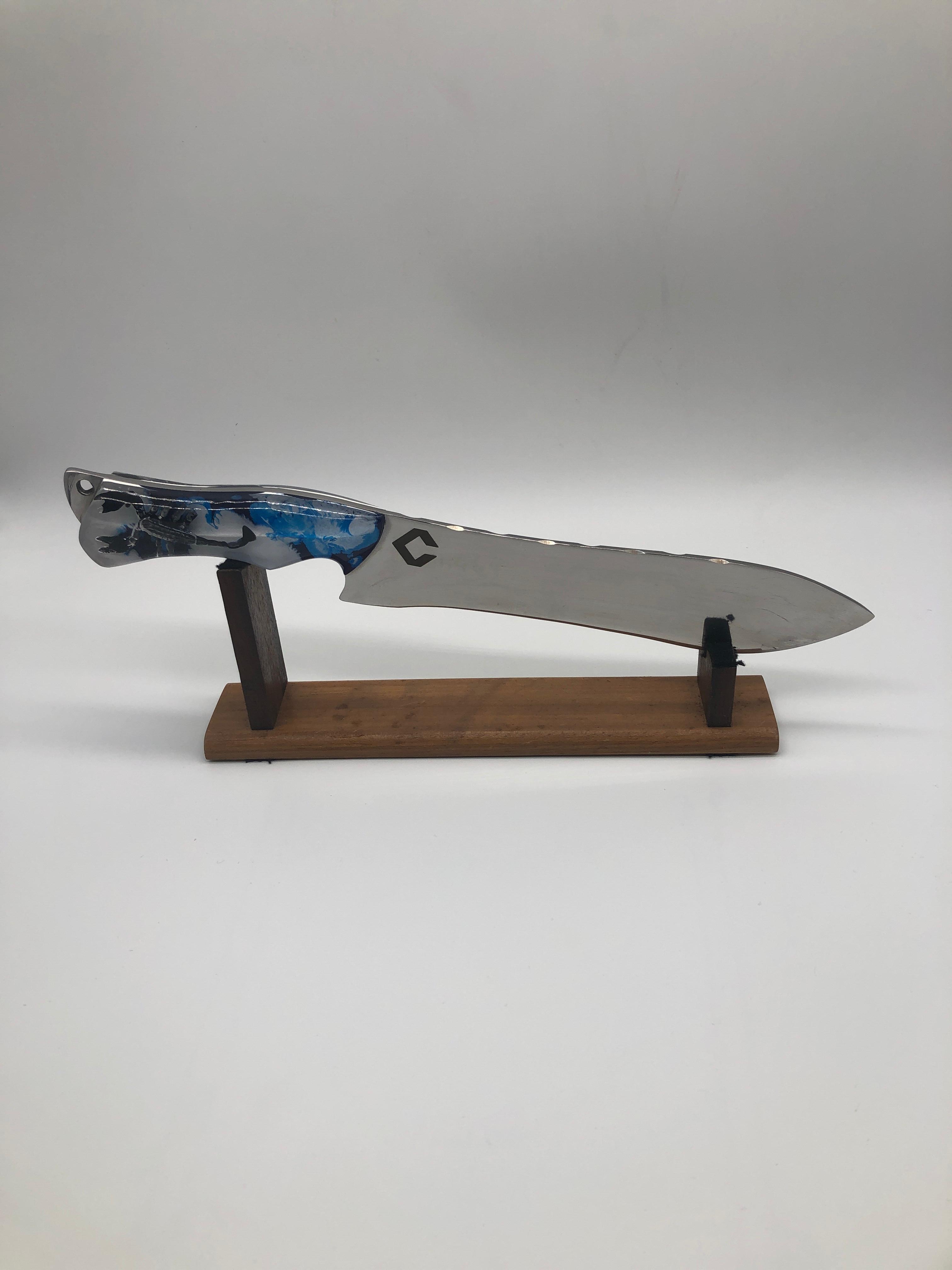 Faca Artesanal Golfinho AISI 420 8” – Lâmina em Aço Inox com Cabo de Resina